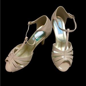 DYEABLES- COMFORT COLLECTION TAN PUMPS